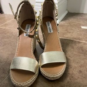 Never worn Steve Madden wedges!